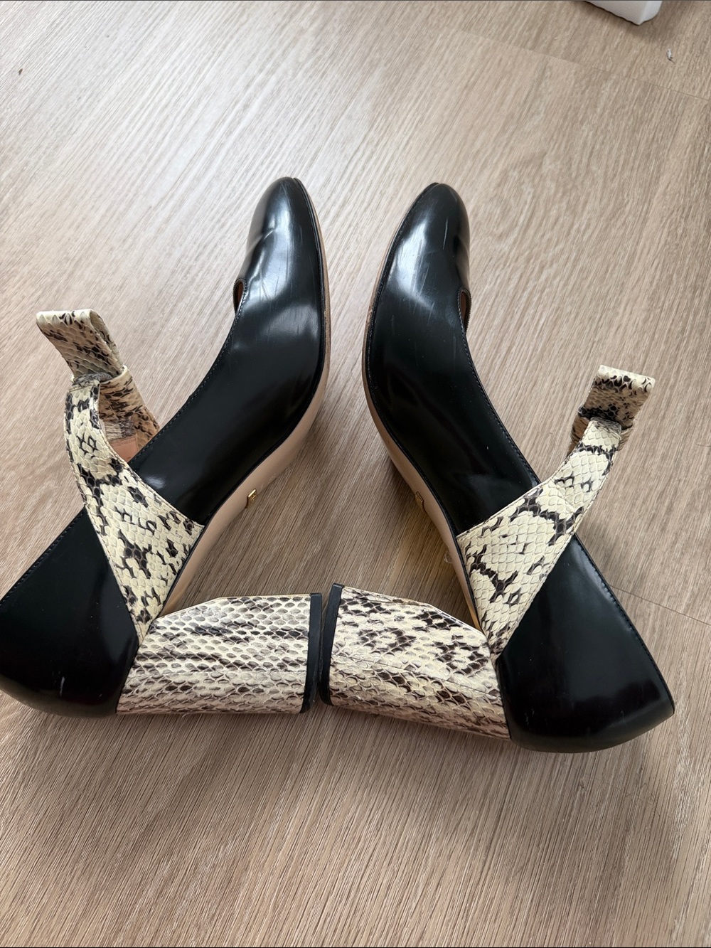 Gucci Python Bow Leather Pumps Block Heel Black Made in Italy EU 39 - Picture 5 of 16